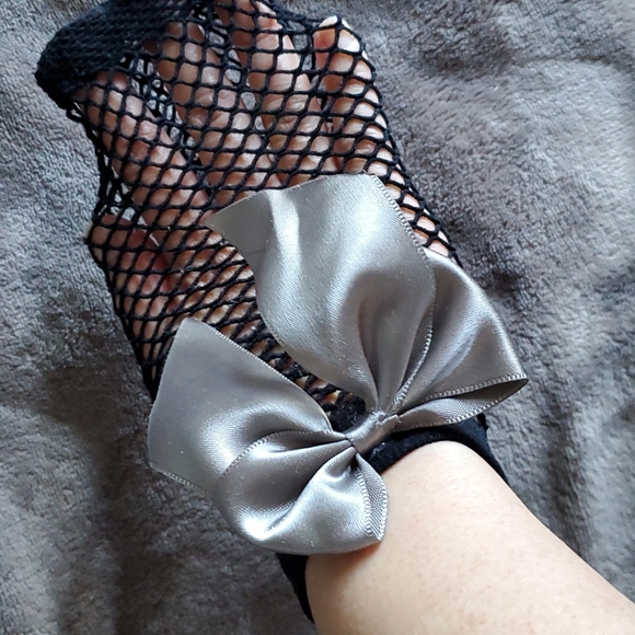 3$ ADD ON  Grey bowtie sock - Picture 3 of 3